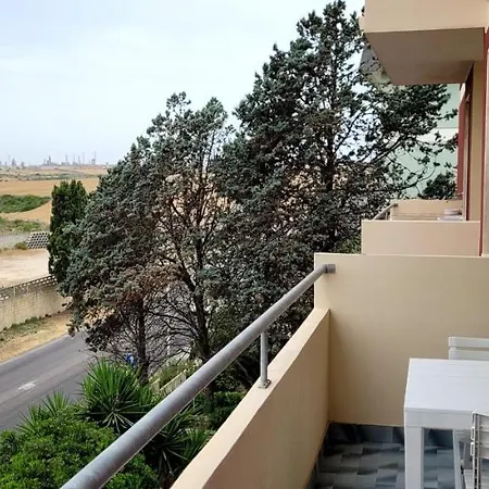 Intero Con Parcheggio Gratuito דירה