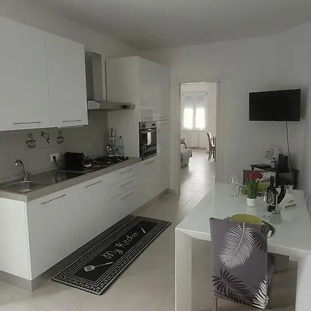 Apartament Intero Con Parcheggio Gratuito *